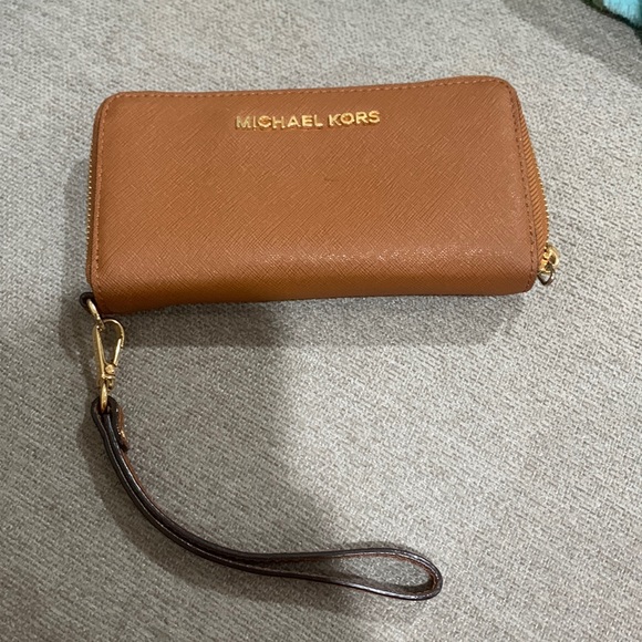 Michael Kors wallet - Picture 1 of 7